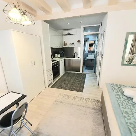 Helens Apartmán Corfu (city)