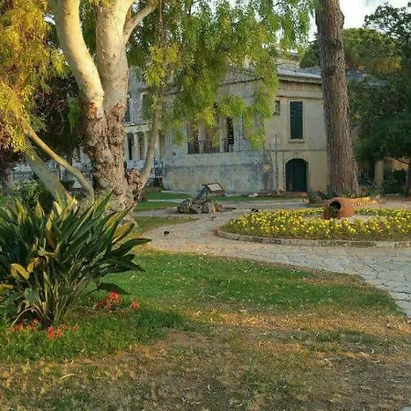 Helens * Corfu (city)